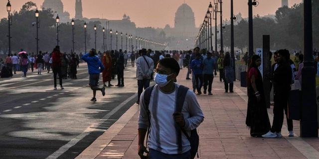 Το τοξικό νέφος “παγώνει” τα δικαστήρια στην Ινδία – Δικάζουν από τα σπίτια τους