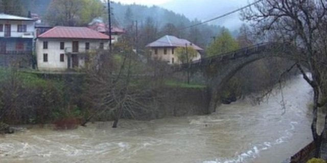 Κακοκαιρία: Καταρρακτώδεις βροχές “πνίγουν” τη Θεσπρωτία