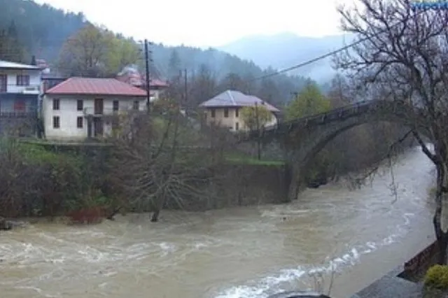 Κακοκαιρία: Καταρρακτώδεις βροχές “πνίγουν” τη Θεσπρωτία