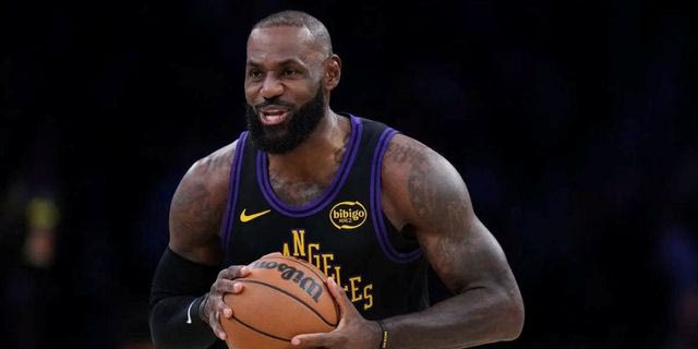 NBA: Ο ΛεΜπρόν έγραψε ιστορία και οι Λέικερς πήραν άνετα τη μάχη με τους Τζαζ