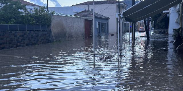 Προβλήματα από την κακοκαιρία στη δυτική Ελλάδα – Πλημμύρες, κατολισθήσεις και έκτακτες διακοπές νερού