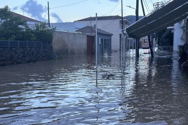 Προβλήματα από την κακοκαιρία στη δυτική Ελλάδα – Πλημμύρες, κατολισθήσεις και έκτακτες διακοπές νερού