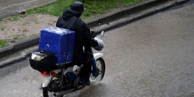 Ισχυρή βροχόπτωση στη Θεσσαλονίκη