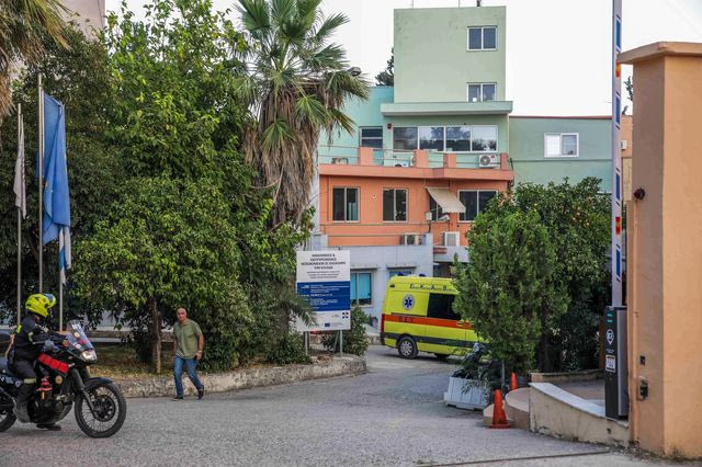 Αχαΐα: Ο 25χρονος χτύπησε σε μπαλκόνι, ζαλίστηκε και έπεσε με τον 3χρονο – Πώς έγινε η τραγωδία