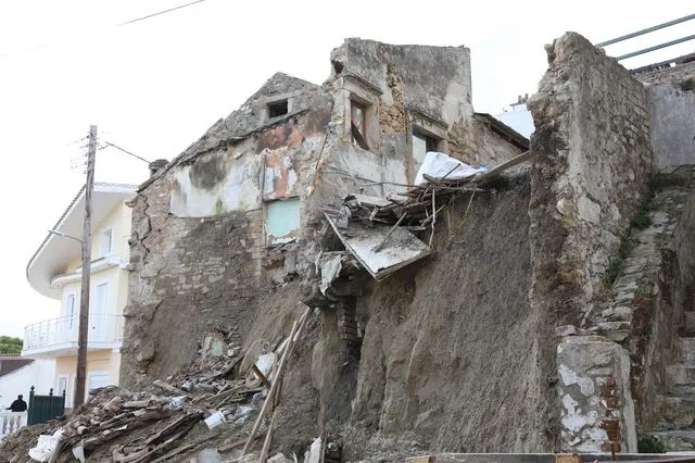 Πλημμύρες και κατολισθήσεις στην Κέρκυρα