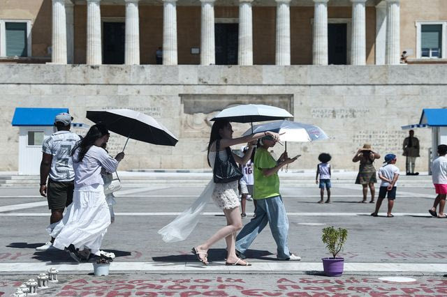 Θα δροσίσει ποτέ στην Αθήνα;