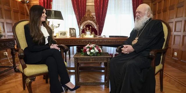 Τι είπε η Κίμπερλι Γκίλφοϊλ στον Αρχιεπίσκοπο Ιερώνυμο