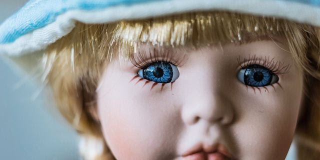 Κούκλα που μοιάζει με παιδί (φωτογραφία αρχείου)