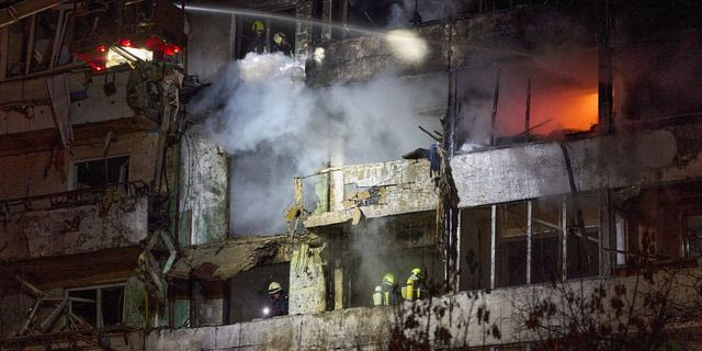 Επίθεση της Ρωσίας σε κτίριο κατοικιών στο Κίεβο