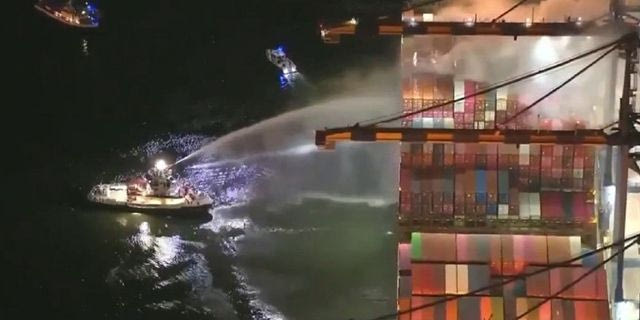 Λος Άντζελες: Ισχυρή έκρηξη μετά από πυρκαγιά σε λιμάνι