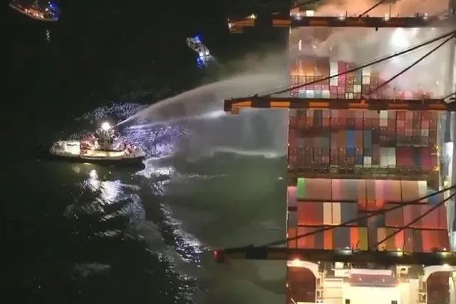 Λος Άντζελες: Ισχυρή έκρηξη μετά από πυρκαγιά σε λιμάνι