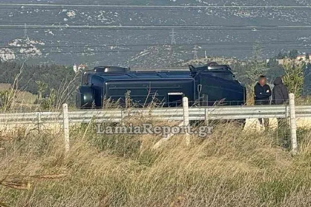 Σοβαρό τροχαίο στον Ε65 μετά από φωτιά σε χωράφι – Αναποδογύρισε SUV