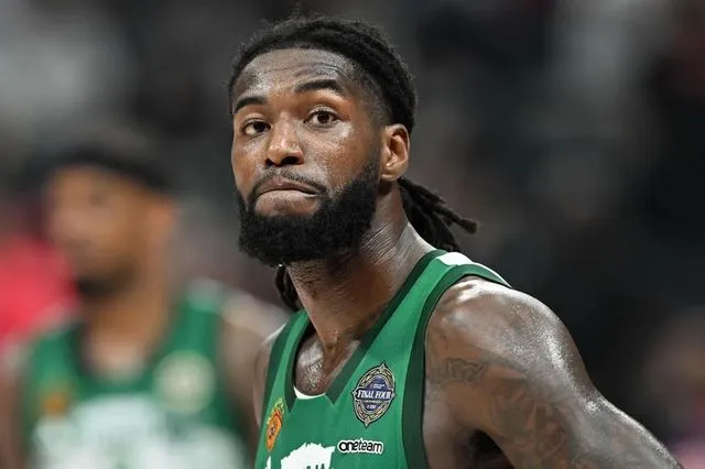 Λεσόρ μετά τον τραυματισμό του Έβανς: “Δύσκολο να το βλέπεις, προσεύχομαι για σένα”