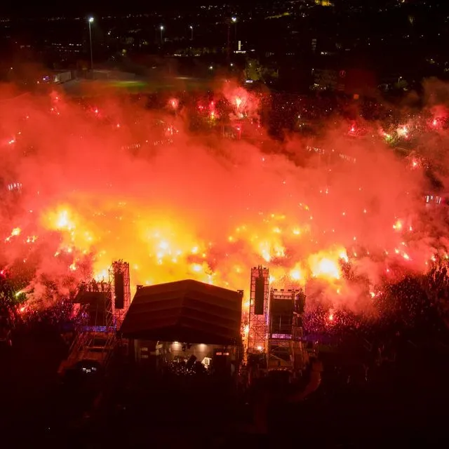 ΛΕΞ: Σείστηκε το Καυτανζόγλειο – Πάνω από 40.000 κόσμος στη συναυλία του