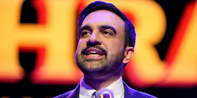 Με σφυροδρέπανο ο “κόκκινος” Μαμντάνι στο πρωτοσέλιδο της New York Post