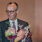 Χιλιάδες ευρώ για τα μαλλιά και το μακιγιάζ του Μερτς πληρώνουν οι Γερμανοί