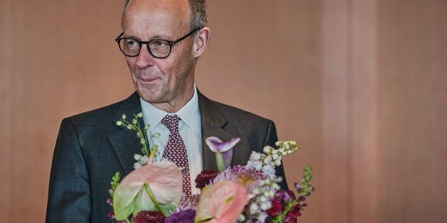 Χιλιάδες ευρώ για τα μαλλιά και το μακιγιάζ του Μερτς πληρώνουν οι Γερμανοί