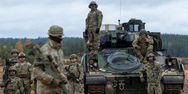 H Eυρώπη ετοιμάζεται για πόλεμο – Διεθνολόγος εξηγεί τι γίνεται λάθος