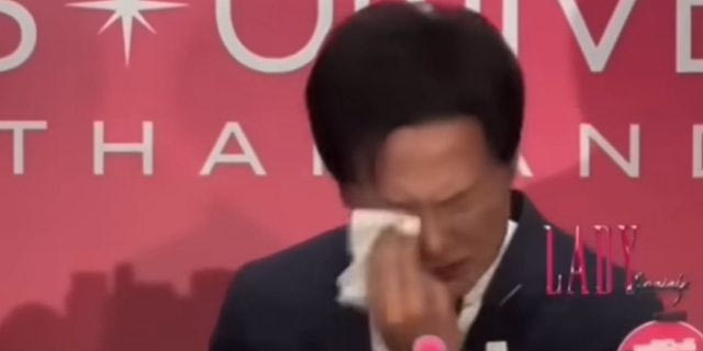 Miss Universe: Ζήτησε συγγνώμη και έβαλε τα κλάματα ο διοργανωτής που αποκάλεσε την Miss Μεξικό ανόητη