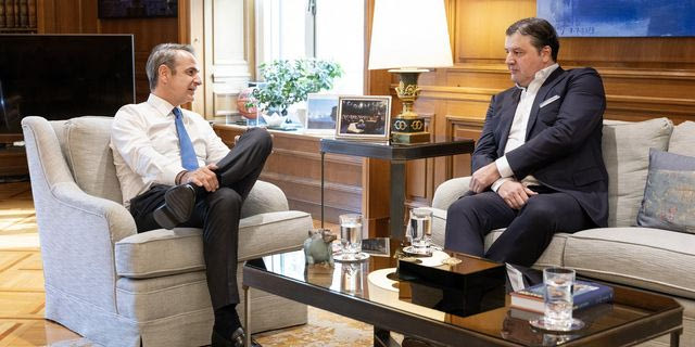 Ο Ντέγιαν Μποντιρόγκα και ο Κυριάκος Μητσοτάκης