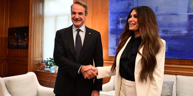 Στο Μέγαρο Μαξίμου η Κίμπερλι Γκίλφοϊλ – Συνάντηση με τον Κυριάκο Μητσοτάκη