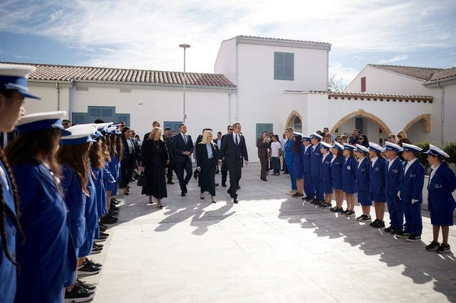 O Κυριάκος Μητσοτάκης στο μνημόσυνο του Γλαύκου Κληρίδη