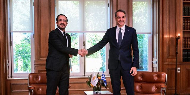 Ελλάδα και Κύπρος “ανασταίνουν” το καλώδιο και ψάχνουν επενδυτές