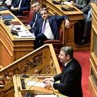 Κόντρα Μητσοτάκη – Ανδρουλάκη στην Βουλή για την ακρίβεια