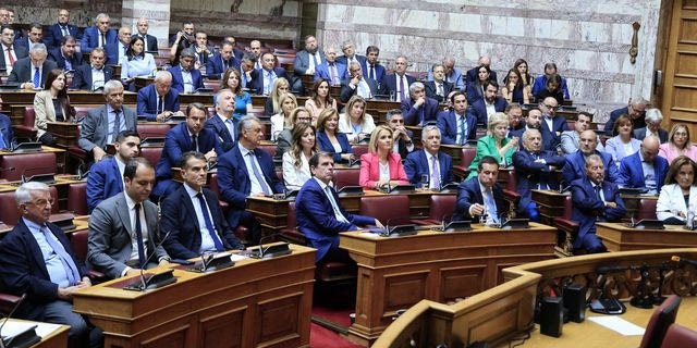 Συνεδρίαση υπό τον Μητσοτάκη της Κοινοβουλευτικής Ομάδας της Νέας Δημοκρατίας,