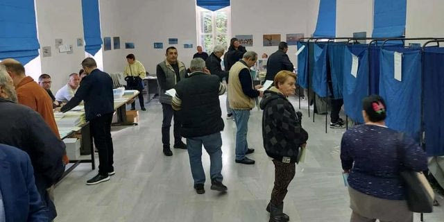 Νέα Δημοκρατία: Συνεχίζεται χωρίς προβλήματα η εκλογική διαδικασία