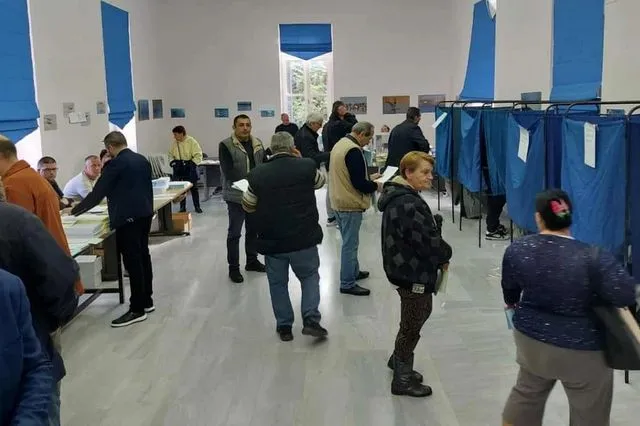 Νέα Δημοκρατία: Συνεχίζεται χωρίς προβλήματα η εκλογική διαδικασία