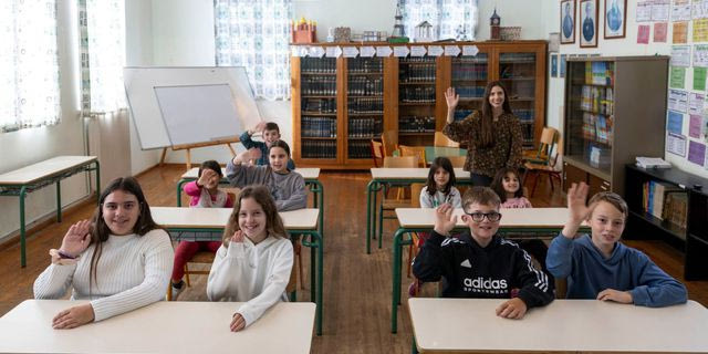 COSMOTE TELEKOM: νέα εποχή συνδεσιμότητας σε όλα τα δυσπρόσιτα σχολεία της χώρας με δωρεάν γρήγορο ίντερνετ