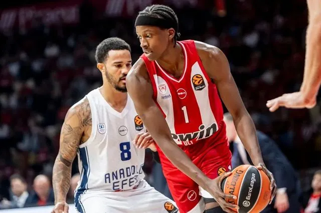 Ολυμπιακός: Μέσα ο Νιλικίνα για το ματς με την Παρί, πρόβλημα με Γουόρντ