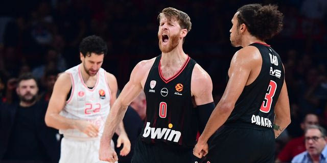 Ολυμπιακός – Χάποελ: Πώς ο Γουόκαπ διάβασε τη φάση και οδήγησε τον Μίτσιτς στο επιθετικό φάουλ