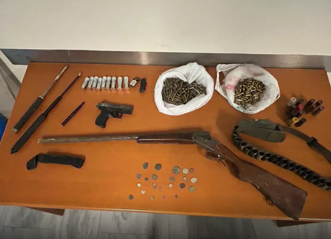 Τα όπλα που έκρυβε σε σπηλιά ο γαμπρός του 39χρονου