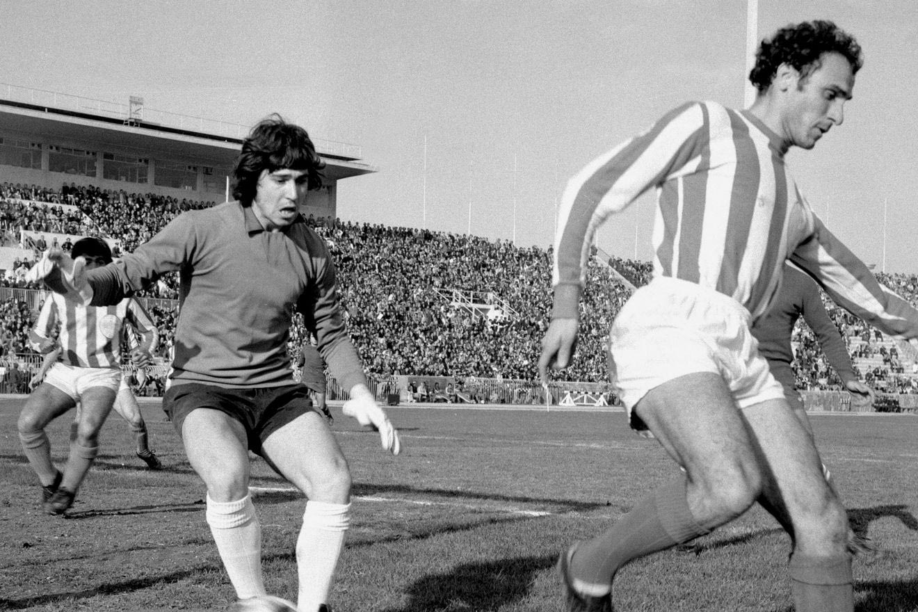 Το Πολυτεχνείο, η χούντα και το ποδόσφαιρο