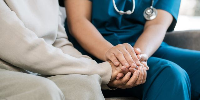 “Είναι απάνθρωπο να πονούν οι ασθενείς”