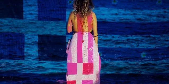 Πόσο αθώα είναι η φράση “να Λόλα, ένα μήλο”;