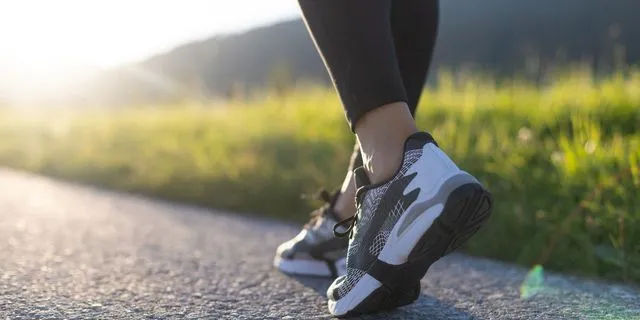 Νόσος Αλτσχάιμερ: Πόσα βήματα την ημέρα μπορούν να καθυστερήσουν την εμφάνισή της