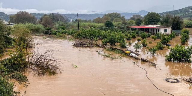 Κακοκαιρία: Σε κατάσταση έκτακτης ανάγκης πολλές περιοχές – Τεράστιες ζημιές, αποκλεισμένα χωριά