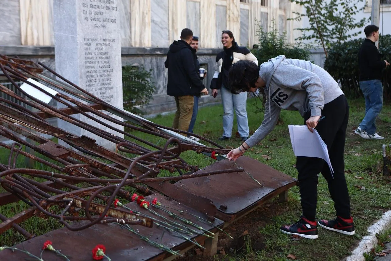 Ξεκίνησαν οι εκδηλώσεις μνήμης στο Πολυτεχνείο