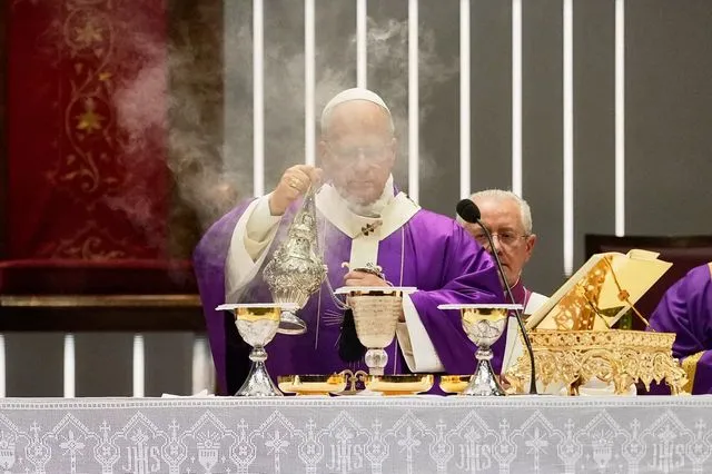 “Έρχονται νέες σταυροφορίες” – Οι θεωρίες συνωμοσίας για την επίσκεψη του Πάπα στην Τουρκία