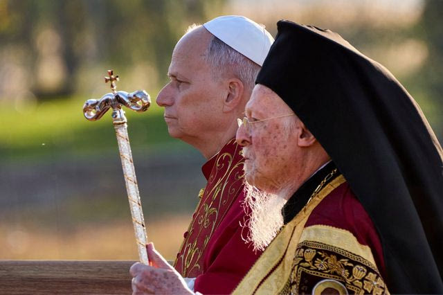 Ο Πάπας Λέων ΙΔ’ με τον Οικουμενικό Πατριάρχη Βαρθολομαίο