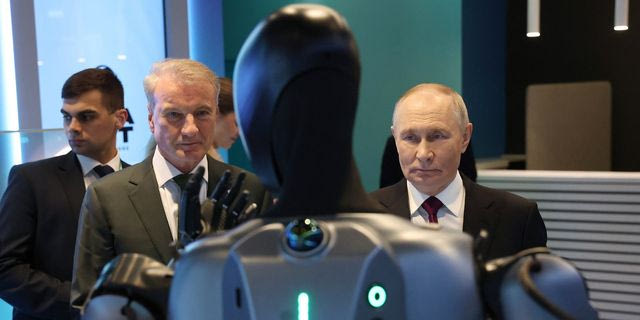 AI ρομπότ χορεύει για τον Πούτιν σε τεχνολογική επίδειξη – Βίντεο