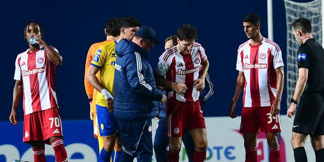 Παναιτωλικός – Ολυμπιακός: Ο Ρέτσος τραυματίστηκε στο 45′ και έγινε αναγκαστική αλλαγή