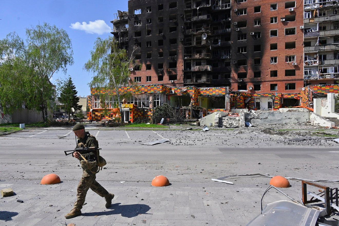 Γιατί η Ρωσία στέλνει στρατιώτες με “παπάκια” στο ουκρανικό μέτωπο