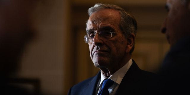 Ο Σαμαράς βλέπει στον καθρέφτη του τον Τραμπ