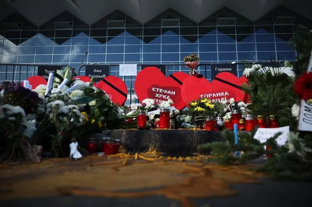 Το σημείο της τραγωδίας στον σιδηροδρομικό σταθμό Νόβι Σαντ στη Σερβία