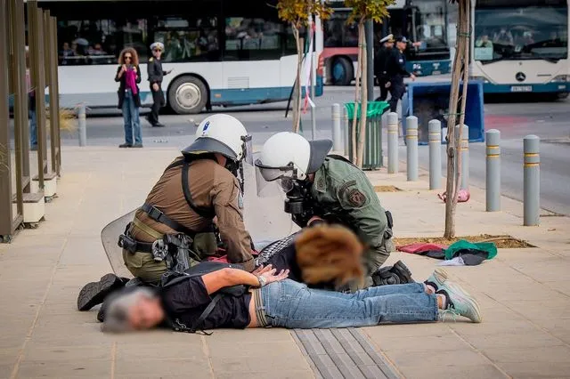 ΜΑΤ εναντίον διαδηλωτών στη Σούδα