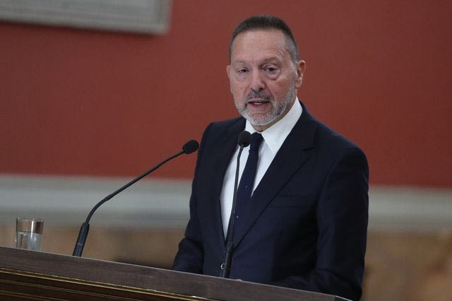 Στουρνάρας για Novartis: “Στημένη σκευωρία” οι καταθέσεις των δύο μαρτύρων